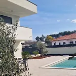 Leo Πόρετς