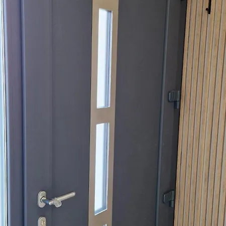 Leo *